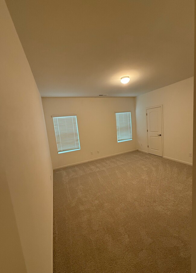 Building Photo - Cinderella Way