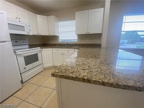 Building Photo - 2217-2219 Violet Dr