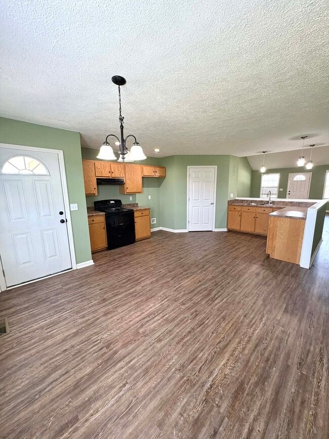 Building Photo - Nice Family Home!