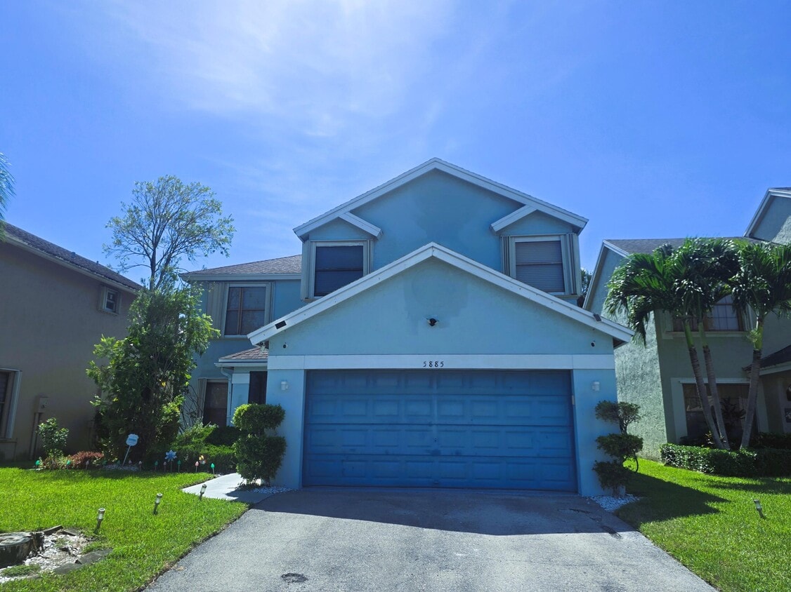Foto principal - 5885 Northpointe Ln
