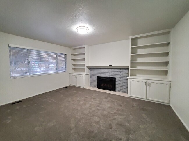 Building Photo - 1080 E 900 S