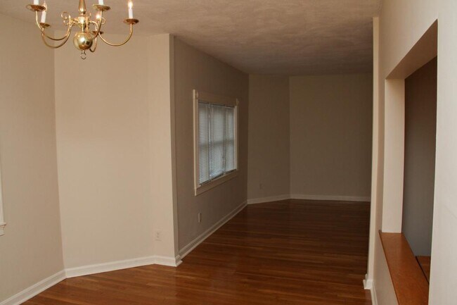 1st floor - 109 Magoun Ave