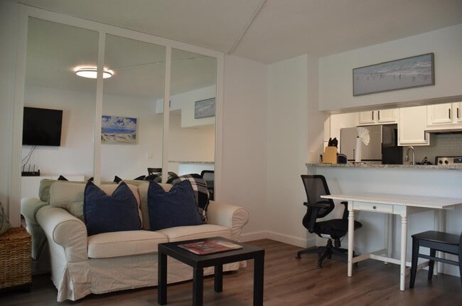 Foto del edificio - 253 Cypress Point Dr