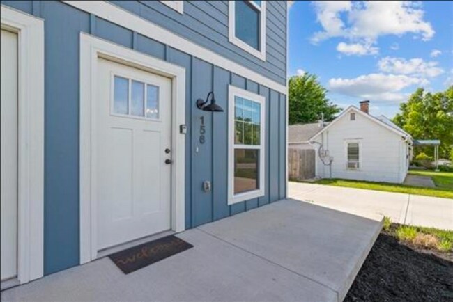 Foto del edificio - 156 SW 8th St