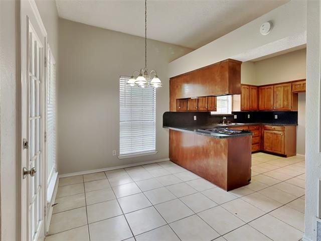 Building Photo - 104 NE Timber Ridge Dr
