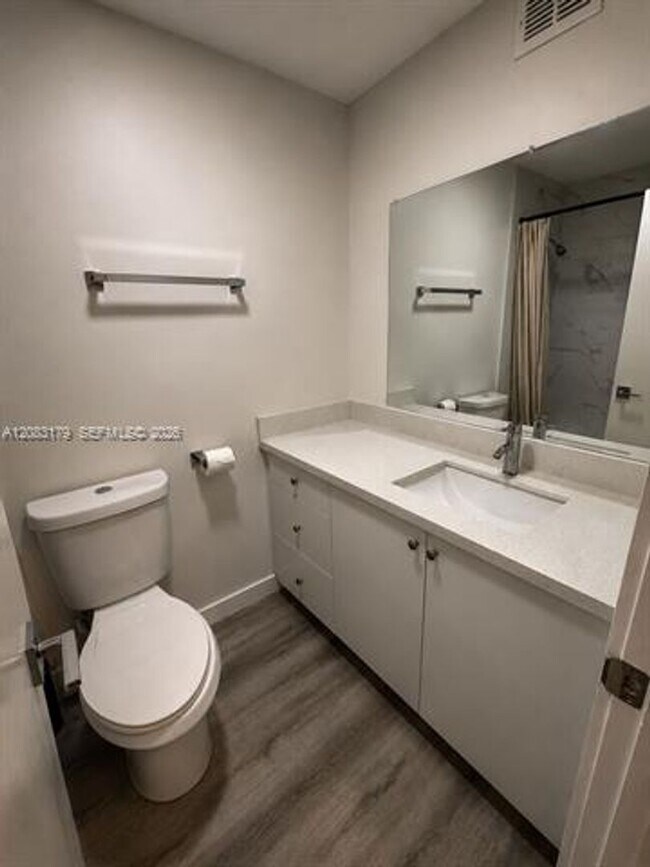 Foto del edificio - 3408 SW 112th Ave