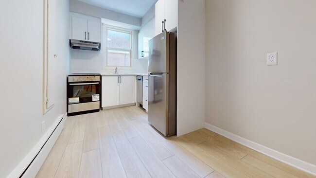 Interior Photo - 362 McArthur & 388-390 Irwin Miller