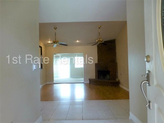 Building Photo - Amazing Horse Property in Riverside