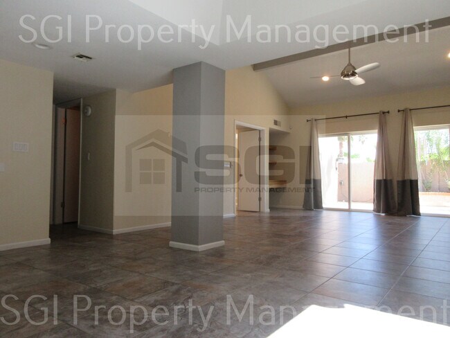 Building Photo - Gorgeous home ready for move in