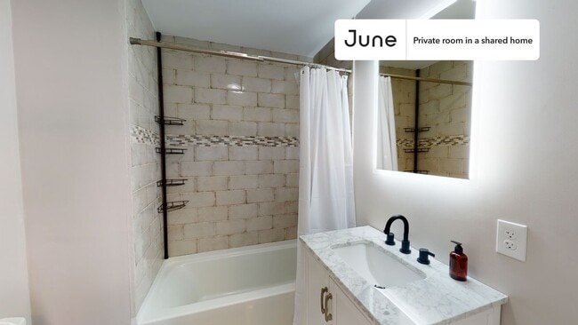 Foto del edificio - Room in Shared 4 bed/2 bath home