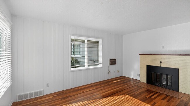 Foto del edificio - Charming 3BR House in Salem