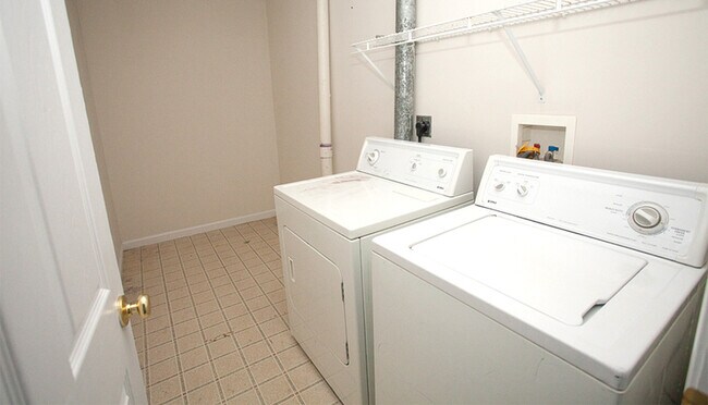 Foto del edificio - 1334 Devon Ln