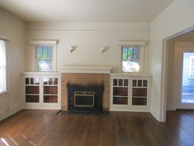 Building Photo - 940salem