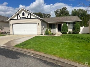 Building Photo - 1574 Foxglove Ave