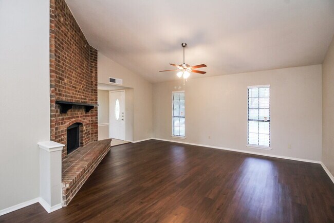 Foto del edificio - 1385 Southridge Dr