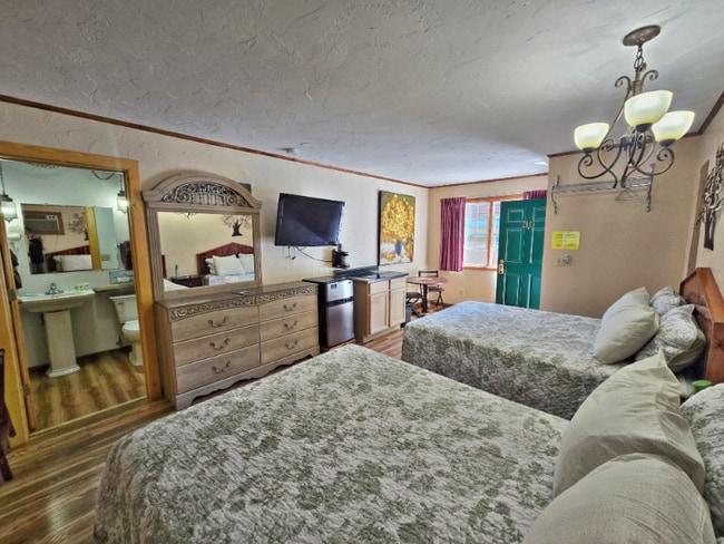 Building Photo - 103 Charles St