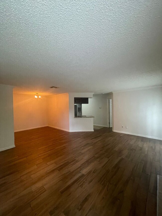Building Photo - Beautiful Lake Front 2/2 Condo Near UCF !!!!