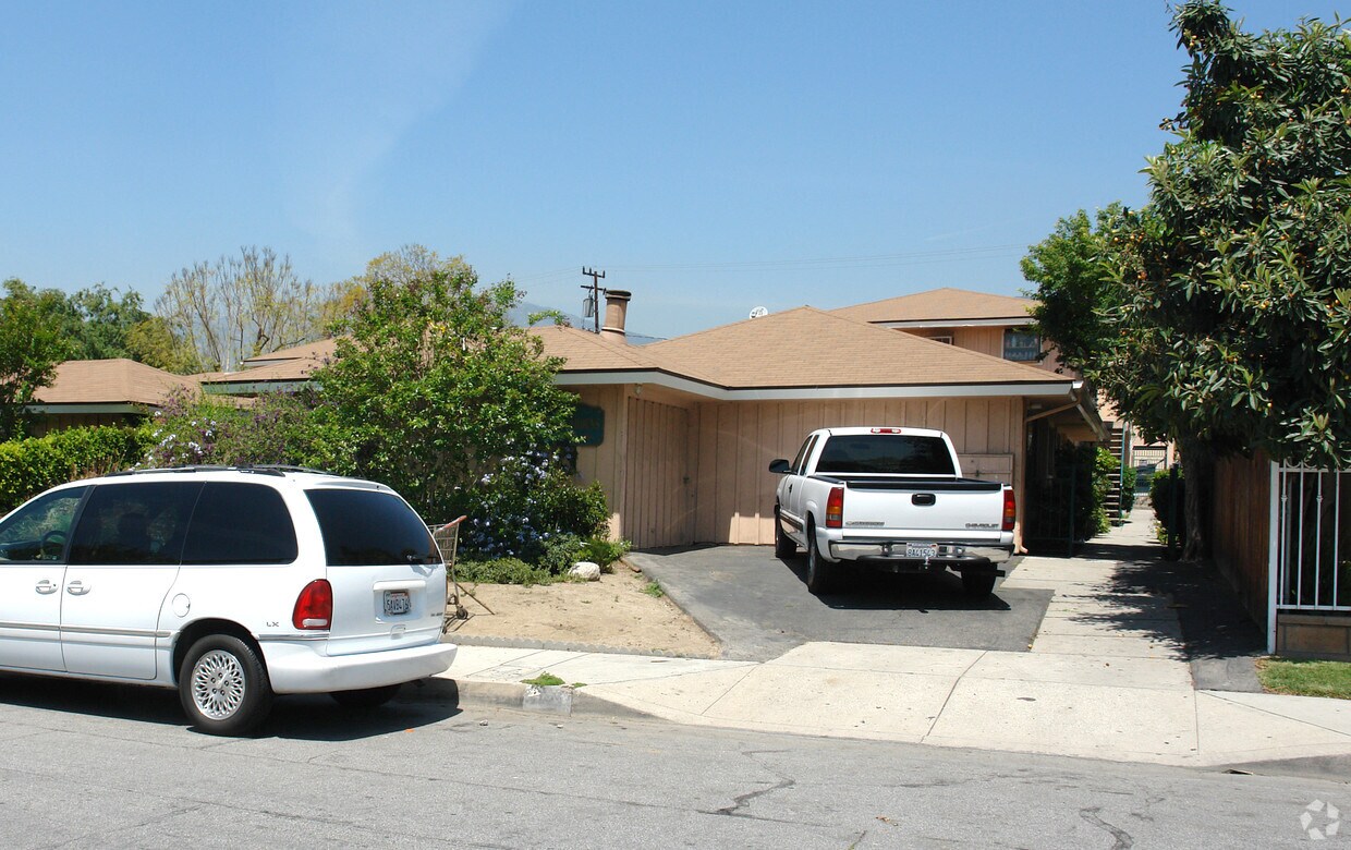 Primary Photo - 123 W Cypress Ave