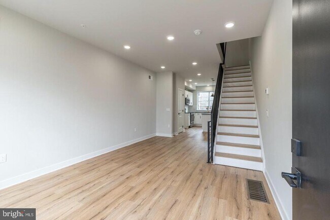 Building Photo - 2121 Bellmore St