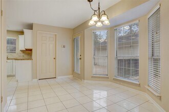 Building Photo - 10 E Trillium Cir