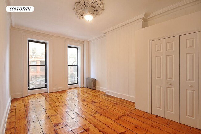 Building Photo - 48 Douglass St