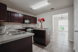 Building Photo - 3050 Thicket Path Way