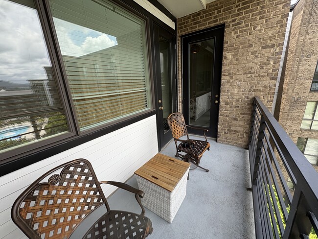 Foto del edificio - 200 Manufacturers Rd