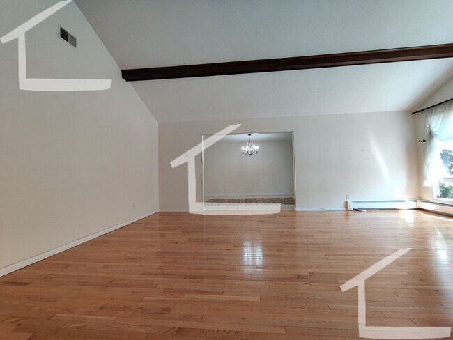 Building Photo - 22 Mossdale Rd