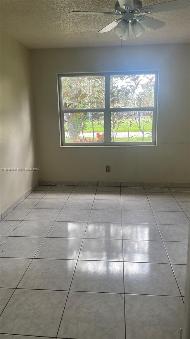 Building Photo - 1909 Mayo St