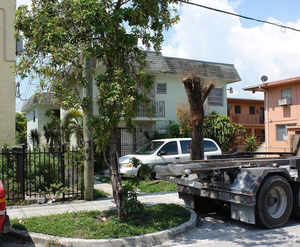 Foto del edificio - 1060 SW 3rd St