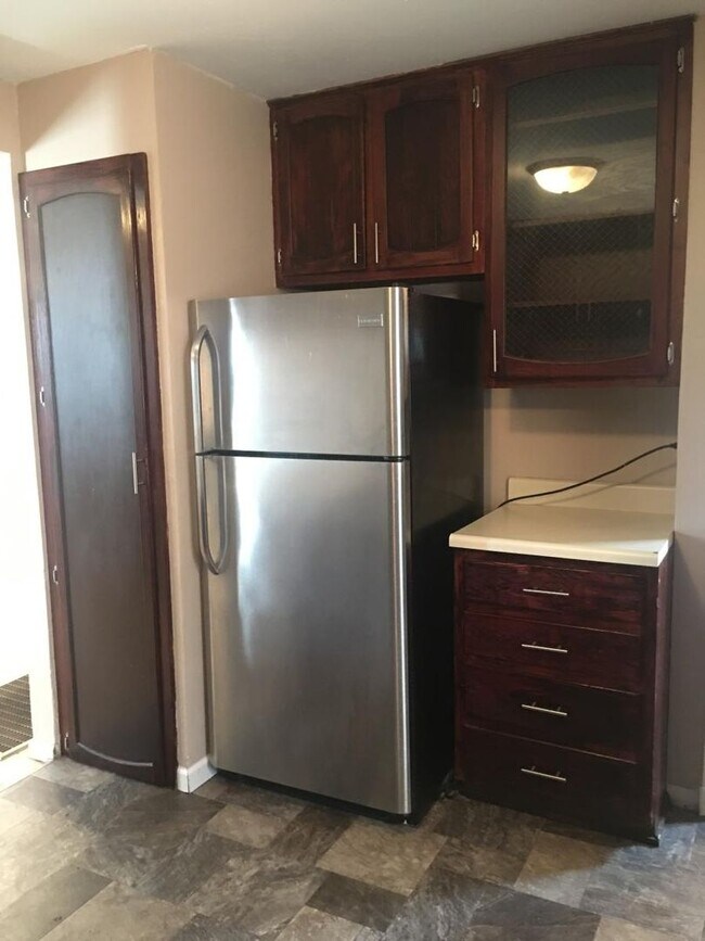 Foto del edificio - $1500 - 2 Bedroom, 1 Bath - Great City Views!