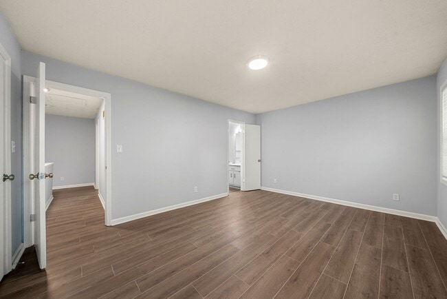 Building Photo - 5861 Dunn Rd