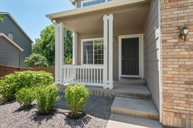 Building Photo - 9320 Cove Creek Dr