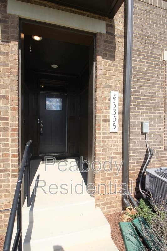 Foto del edificio - 43355 Radford Divide Ter