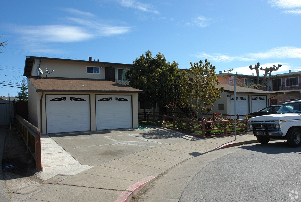 Building Photo - 414 Rogell Ct
