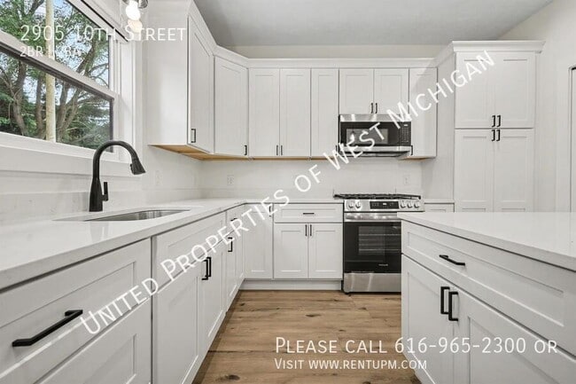 Building Photo - 2905 10th St