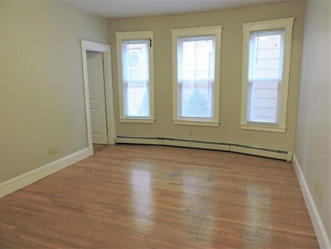 Building Photo - 15 Beacon St