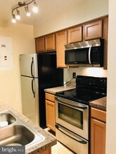 Building Photo - 13069 Shadyside Ln