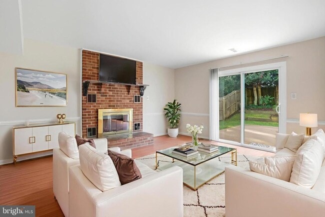 Foto del edificio - 9207 Hunting Pines Pl