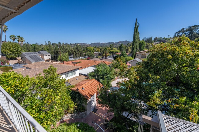 Building Photo - 5042 Llano Dr