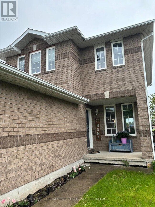 Photo du bâtiment - 1872 Berrywood Crescent