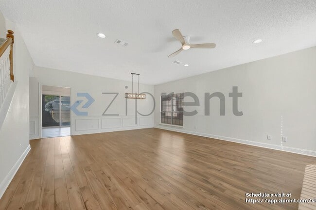 Building Photo - 2111 Daniel Way