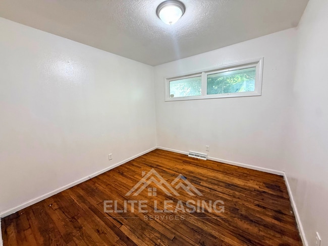 Building Photo - 1529 SW Polk St