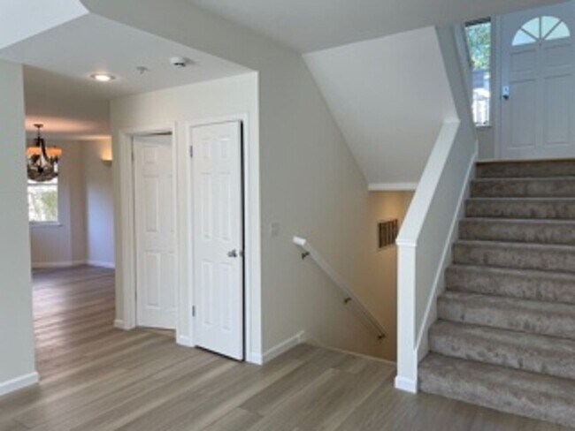 Foto del edificio - 4 br, 2.5 bath House - 9 Laurel Glen Terrace