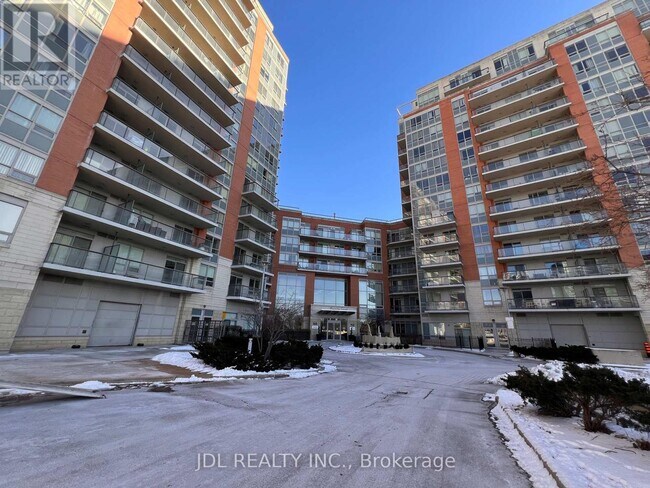 Photo du bâtiment - H-60-260 S Town Centre Blvd