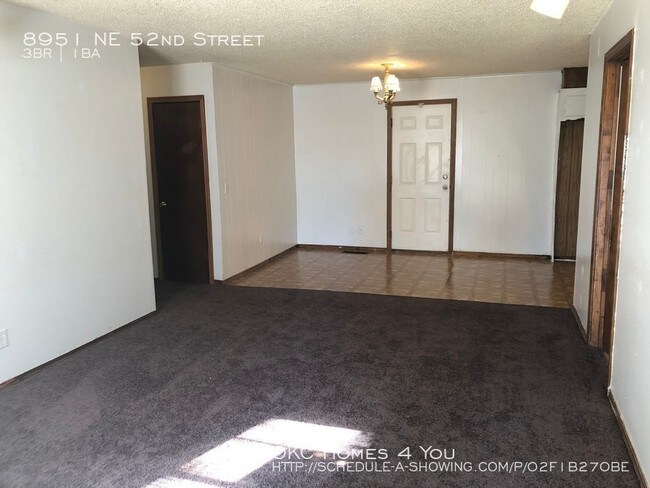 Foto del edificio - 8951 NE 52nd St