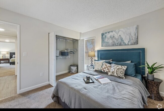 Building Photo - 15775 Miami Lakeway N