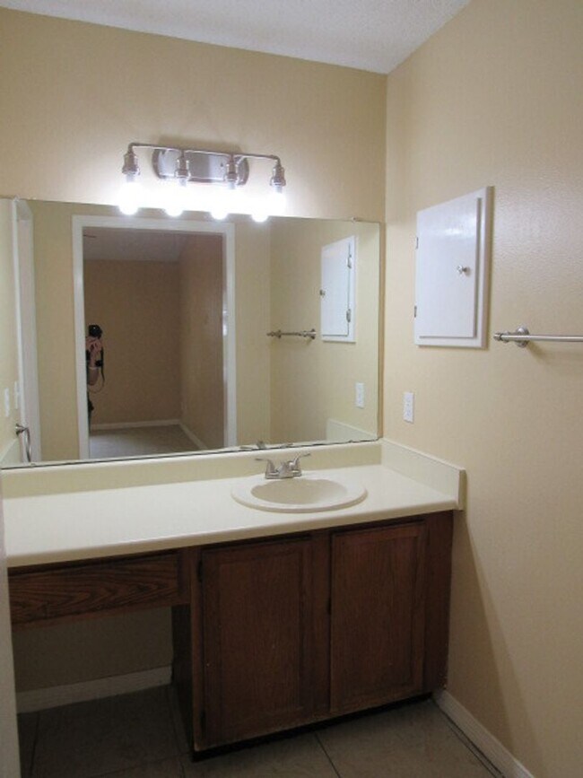 Foto del edificio - 3320 Pine Forest Rd