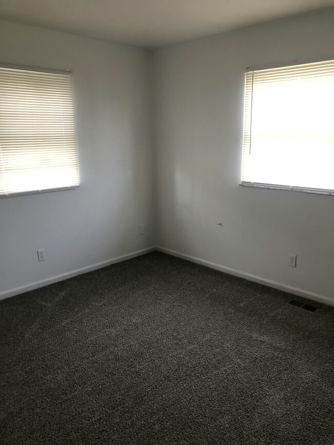 Building Photo - 1621 Kings Mill Ct