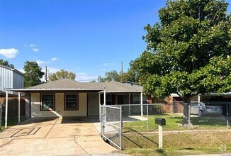 Building Photo - 3515 Castledale Dr